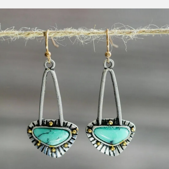 Jewelry - Vintage 925 Silver Dangle Drop Turquoise Earrings